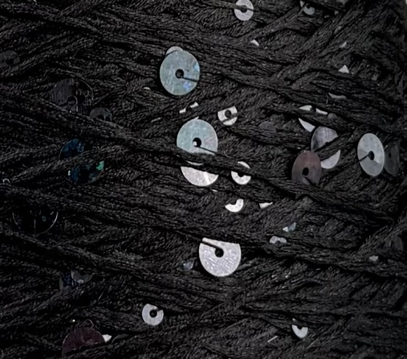 Filati Buratti Art. Shining Chic 280 m / 100 g – Seidengarn mit Pailletten col. Schwarz